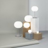 Lampe de table Glo-Ball T1 argent de Flos Valente Design Jasper Morrison - la collection
