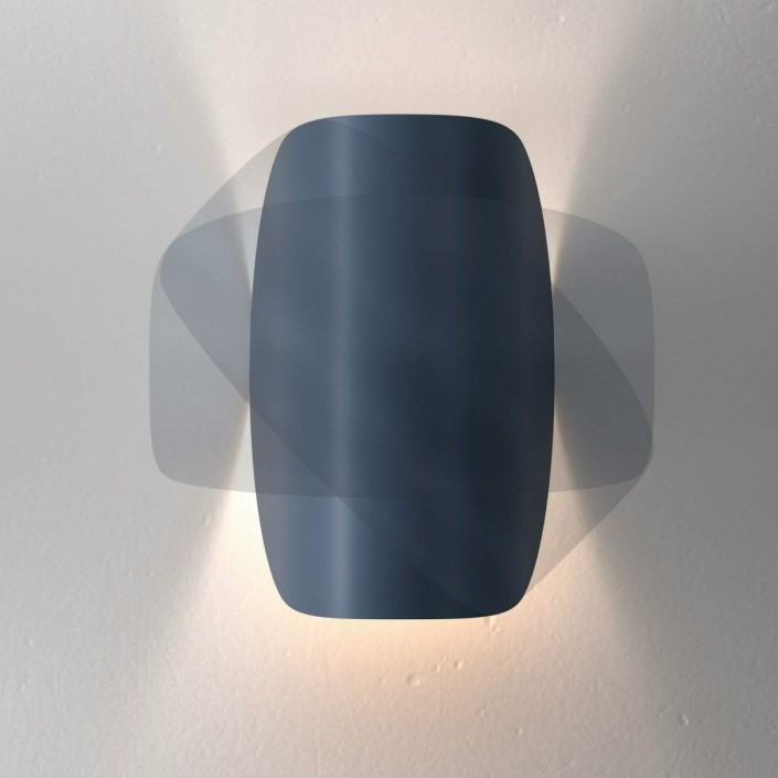 Applique IO bleu éclairée FontanaArte Valente Design