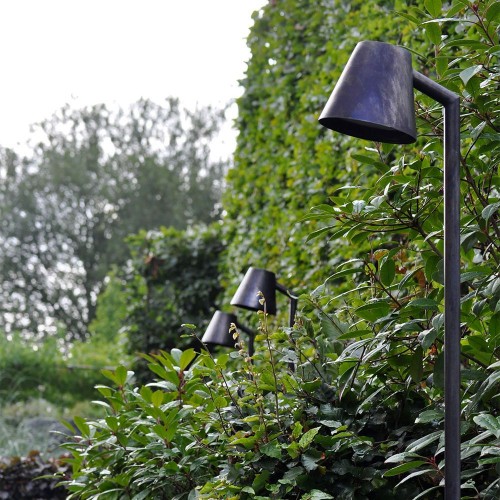 Lampadaire extérieur Parker sur piquet de la marque Royal Botania en vente chez Valente Design