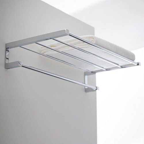 Porte serviette rack 60 cm Metric  finition chromé brillant et inox mat de la marque pomd'or    