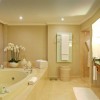 Sèche serviettes Solaris 63 1000w blanc brillant avec reflet vert de la marque Fondis - Valente Design