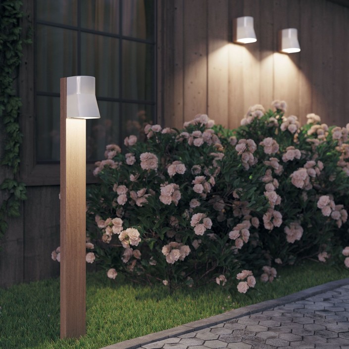 Éclairage extérieur d'une allée avec luminaires de la collection Beacon pour la marque Royal Botania chez Valente Design