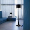Lampadaire Spun Light F noir brillant mise en situation de flos