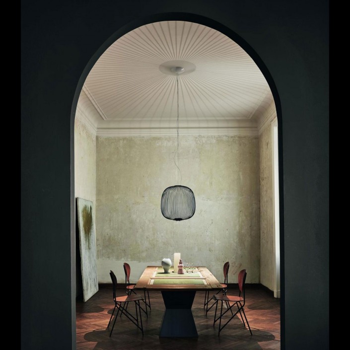 Suspension Spokes 2 noire Foscarini Valente Design mise en situation