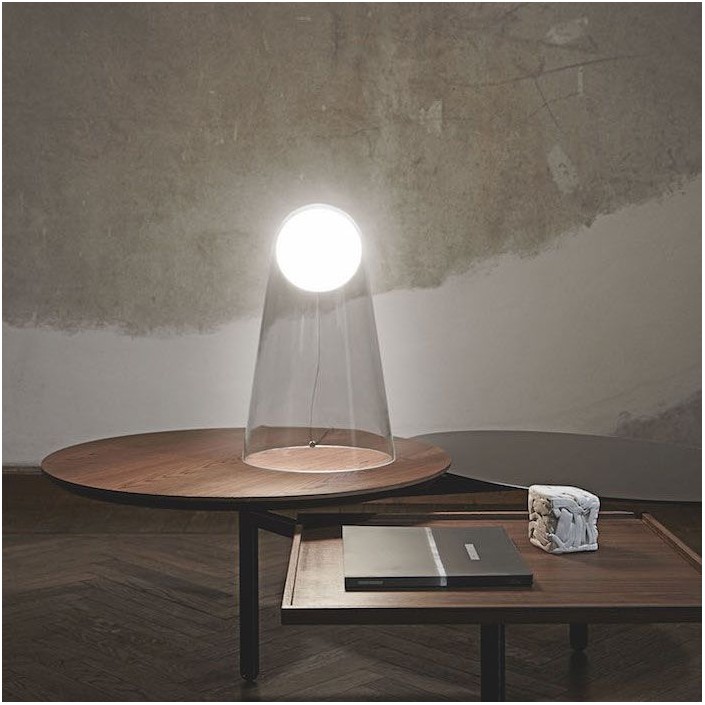  luminaires lampe a poser Sattelight on/off mise en scene