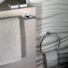 Porte serviette TH210 chrome dans une salle de bain pour la marque BAGNO&ASSOCIATI - Valente Design