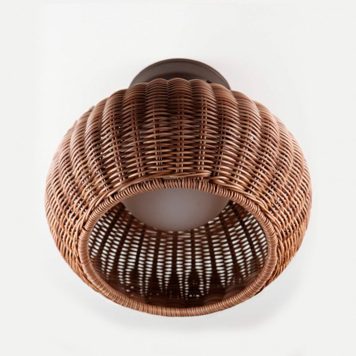 Vue de dessous du plafonnier pour éclairage extérieur Garota PF 01 de couleur marron pour la marque Bover chez Valente Design
