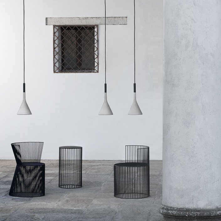 Suspension Aplomp outdoor gris clair mise en situation FOSCARINI - Valente design