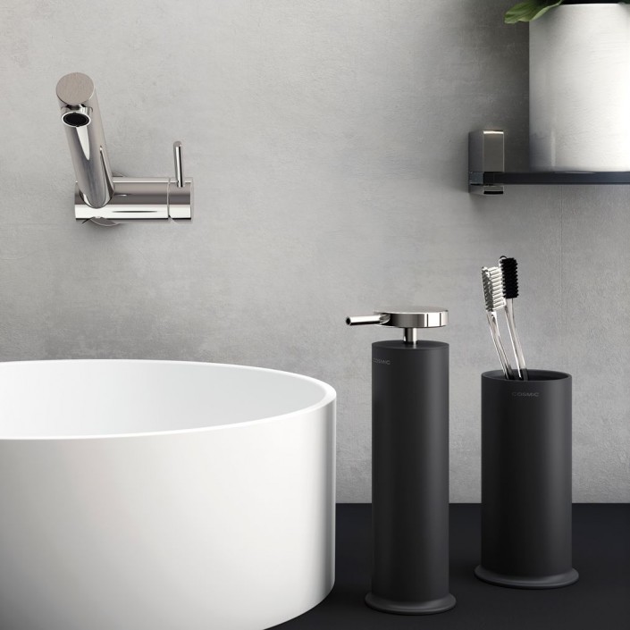 mise en scène distributeur noir de savon liquide GEYSER de COSMIC - Valente Design