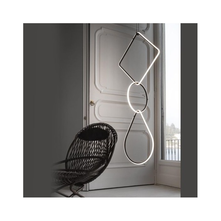 Mise en scène arrangement FLOS 87W valente design