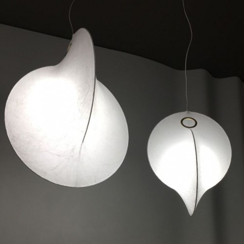 Vue d'ensemble de luminaire blanc Overlap S1 FLOS - Valente Design