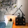 Lampe de table Tizio noir  35 mise en scène chambre Artemide - Valente Design