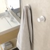 Mise en scène patère blanche sans couvercle GEYSER pour COSMIC - Valente Design