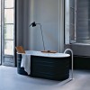 Baignoire contemporaine vieques XS gris foncé et blanche de la marque Agape - Valente Design