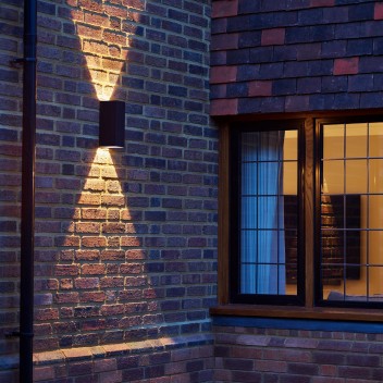Applique Oslo 255 led noir en extérieur astro lighting Valente design