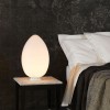 Lampe de table Uovo LED Medium allumée Fontana Arte Valente Design