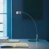 Lampe de table Falena aluminium anodisé FontanaArte Valente Design mise en scène