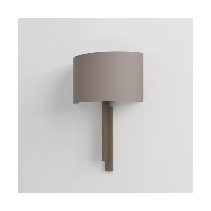 Vue éteinte applique Tate bronze abat-jour Oyster Astro Lighting Valente Design