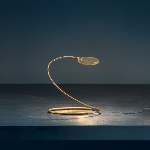   Lampe de table Herem T allumée Catellani and Smith Valente Design 