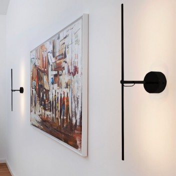 Éclairage de tableau avec l'applique Light Stick CW réalisée en nickel finition noir Catellani & Smith - Valente Design