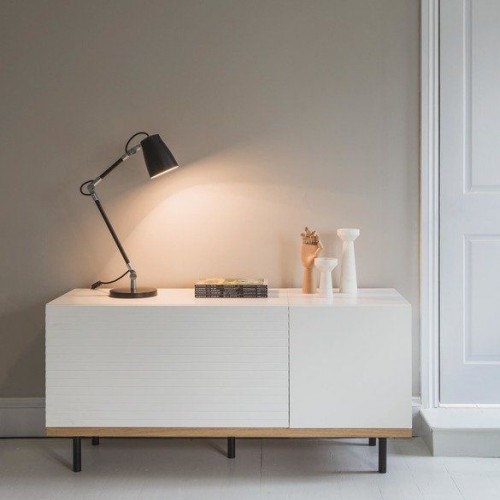 Lampe à poser Atelier Desk Arm Assembly noir Astro Lighting Valente Design mise en scène