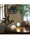 Lampe portable sans fil Followme vert Marset - Valente Design sur table