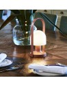 Lampe portable sans fil Followme terracotta Marset - Valente Design sur table