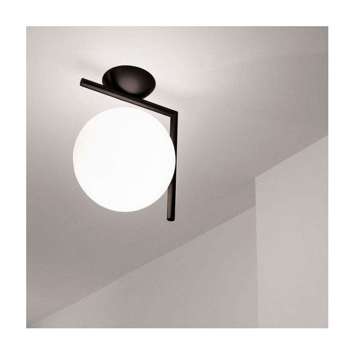 Plafonnier IC C/W2 noir Flos Valente Design Michael Anastassiades mise en scène