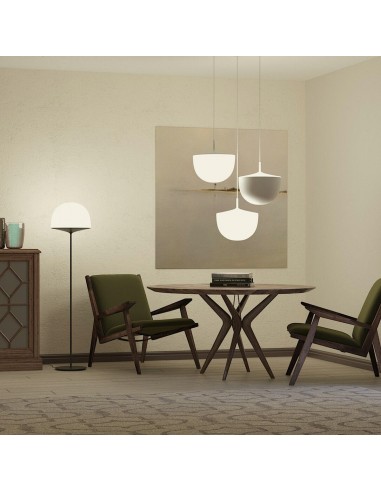 Lampadaire Cheshire blanc fontana Arte Valente Design GamFratesi Studio dans salle à manger