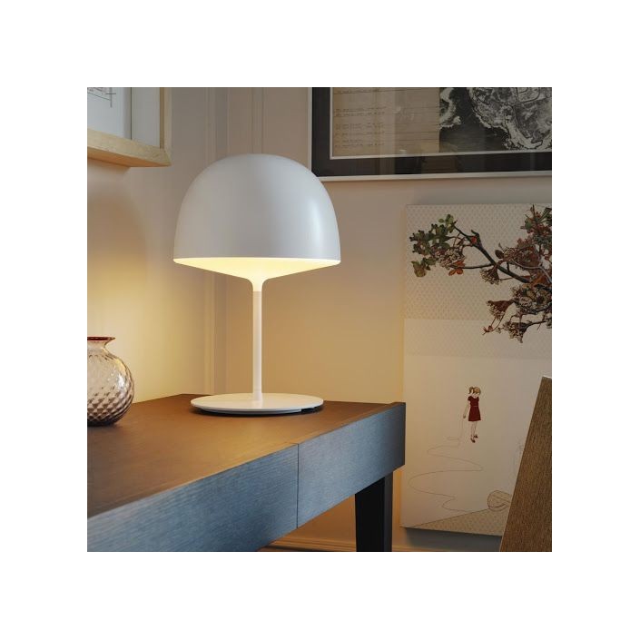 Lampe de table Cheshire blanc FontanaArte Valente Design GamFratesi Studio mise en scène
