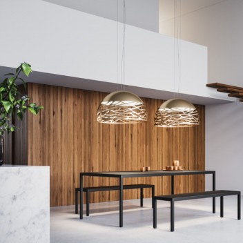 Suspension Kelly Large Dome 80 champagne de Studio Italia Design Valente Design Andrea Tosetto mise en scène