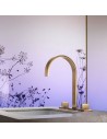 Lavabo avec robinet couleur laiton de la collection MEM pour la marque Dornbracht chez Valente Design