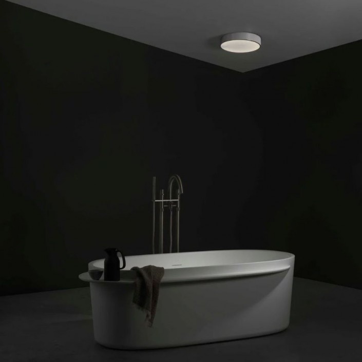 Mise en scène Plafonnier Mallon LED chrome Astro Lighting Valente Design