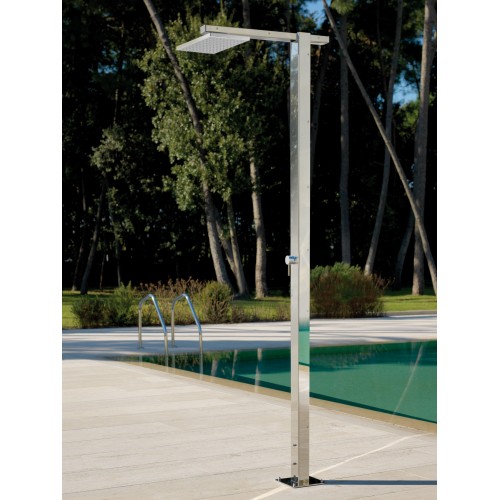 Douche extérieure Square Shower Q86.M pomme de douche 200x200 mm S07 + mitigeur Fontealta Valente Design mise en scène