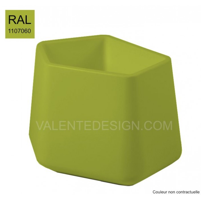 Retrouvez le pot de fleur small Rock Garden couleur anis de la marque Qui Est Paul? - Disponible chez Valente Design