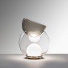 Lampe de table Giova Medium or mat Fontana Arte Gae Aulenti Valente Design mise en scène