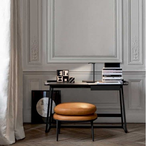 Lampe Oblique anthracite Flos Valente Design mise en scène bureau