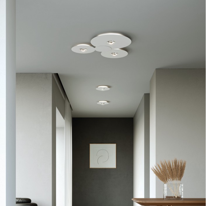 Plafonnier Bugia Mega blanc Lodes-Studio Italia Design Valente Design dans couloir