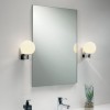 Applique sagara chrome poli Astro Lighting Valente Design mise en scène salle de bain