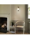 applique Lago 280 bronze abat-jour verre blanc Astro Lighting Valente Design dans salon