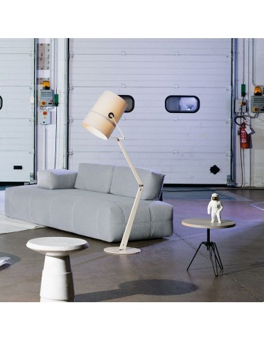 Lampadaire Fork structure ivoire abat-jour ivoire Diesel Living Lodes Valente Design mise en scène