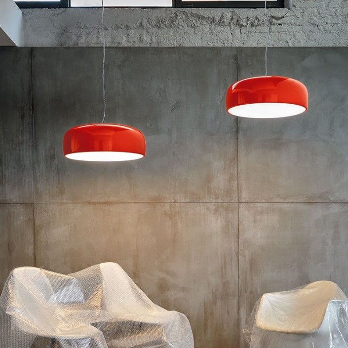 Suspension Smithfield S rouge Flos Valente Design mise en scène
