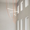 Suspension Wireline rose Flos Formafantasma Valente Design dans hall