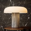 Lampe de table Tropico Media gris Fontana Arte Valente Design mise en scène 