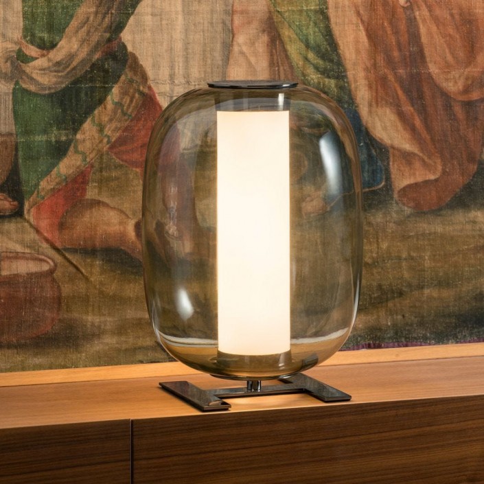 Lampe de table Meridiano fumé Fontana Arte Valente Design mise en scène