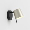Applique Miura Wall noir mat abat-jour nickel mat Astro Lighting Valente de profil