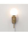 Applique Tacoma Single laiton verre rond blanc opalin Astro Lighting Valente Design