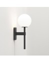 Applique Tacoma Single noir mat verre rond blanc opalin Astro Lighting Valente Design