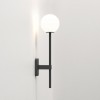 Applique Tacoma Single Grande noir mat verre rond blanc opalin Astro Lighting Valente Design