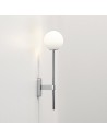 Applique Tacoma Single Grande chrome poli verre rond blanc opalin Astro Lighting Valente Design de profil